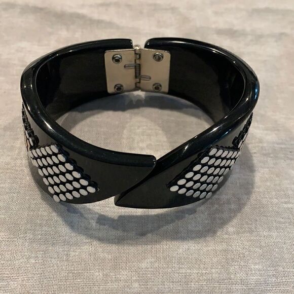 Studded clasp bracelet. Vintage - Picture 1 of 3